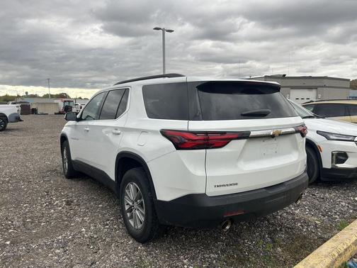2022 Chevrolet Traverse LT Cloth