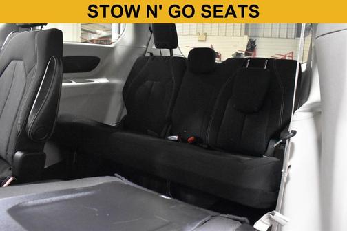 Billet Silver Metallic Clearcoat 2020 Chrysler Voyager LX