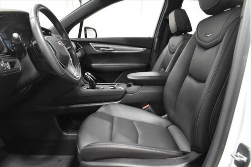 2023 Cadillac XT6 Luxury AWD