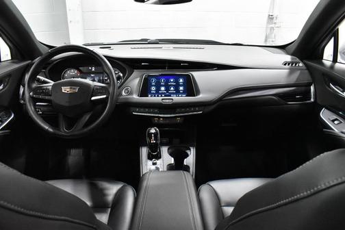 2023 Cadillac XT4 Luxury