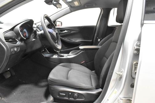 Silver Ice Metallic 2021 Chevrolet Malibu LT