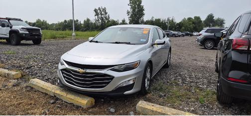 Silver Ice Metallic 2021 Chevrolet Malibu LT