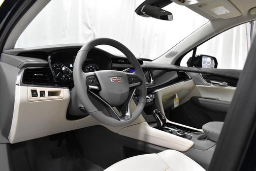 2025 Cadillac XT6 Premium Luxury FWD