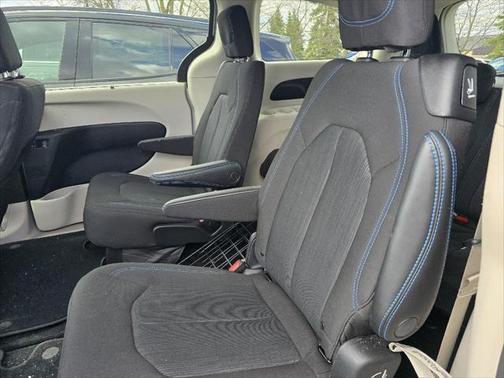 2021 Chrysler Pacifica Touring AWD