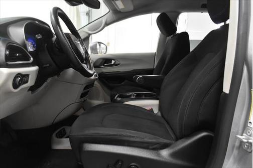 2021 Chrysler Pacifica Touring AWD