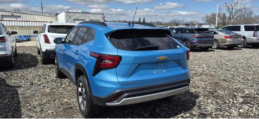 Marina Blue Metallic 2025 Chevrolet Trax LT