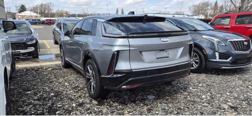 Argent Silver Metallic 2024 Cadillac LYRIQ Luxury