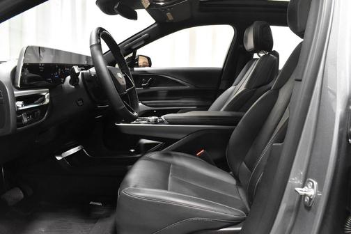 Argent Silver Metallic 2024 Cadillac LYRIQ Luxury