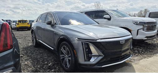 Argent Silver Metallic 2024 Cadillac LYRIQ Luxury