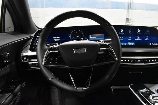 Argent Silver Metallic 2024 Cadillac LYRIQ Luxury