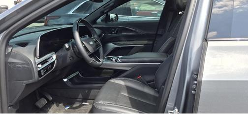 Argent Silver Metallic 2024 Cadillac LYRIQ Luxury