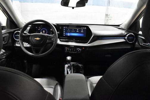 Sterling Gray Metallic 2025 Chevrolet Trax LT