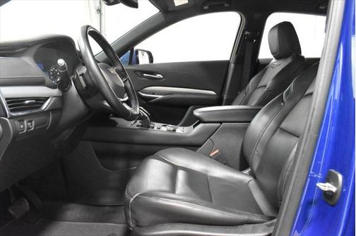 2022 Cadillac XT4 Premium Luxury