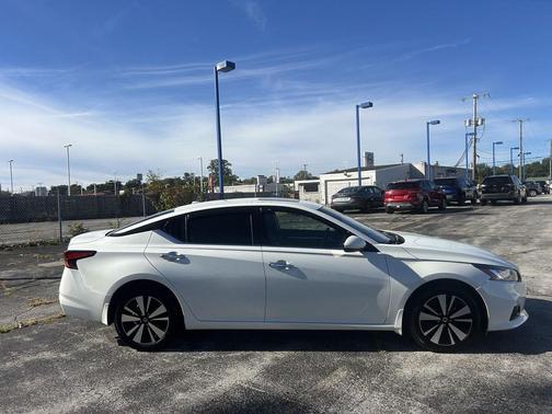 2020 Nissan Altima 2.5 SV