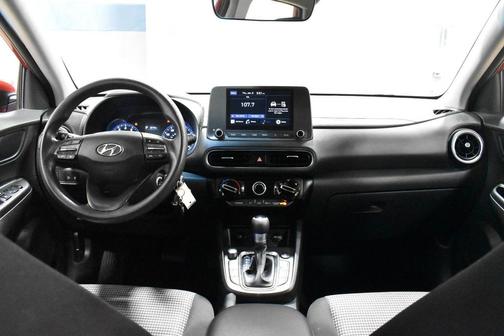 2022 Hyundai KONA SE
