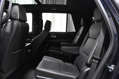 Midnight Blue Metallic 2023 GMC Yukon SLT