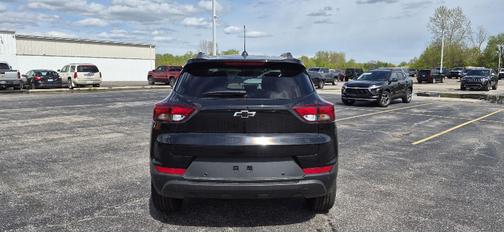 Mosaic Black Metallic 2026 Chevrolet Trailblazer LT