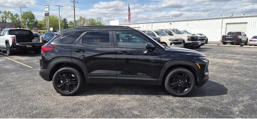 Mosaic Black Metallic 2026 Chevrolet Trailblazer LT