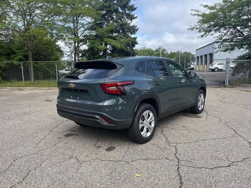 2025 Chevrolet Trax LS