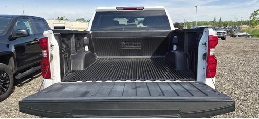 Summit White 2022 Chevrolet Silverado 1500 WT