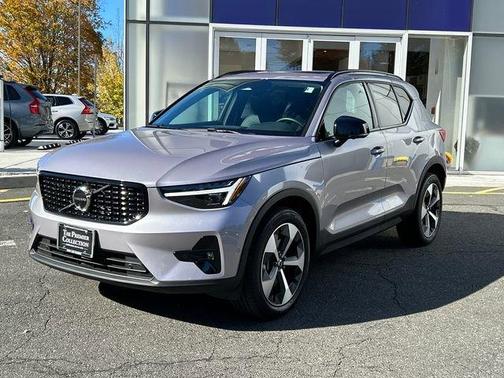 2026 Volvo XC40 B5 Plus