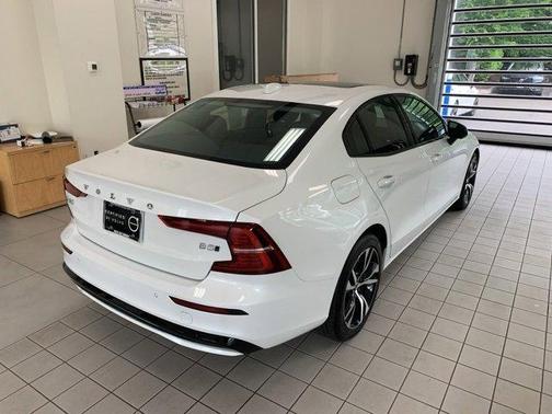 2025 Volvo S60 B5 Core
