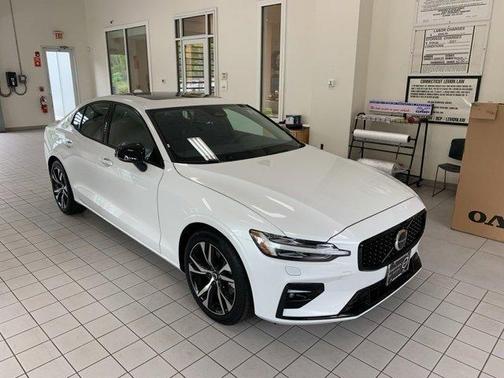 2025 Volvo S60 B5 Core