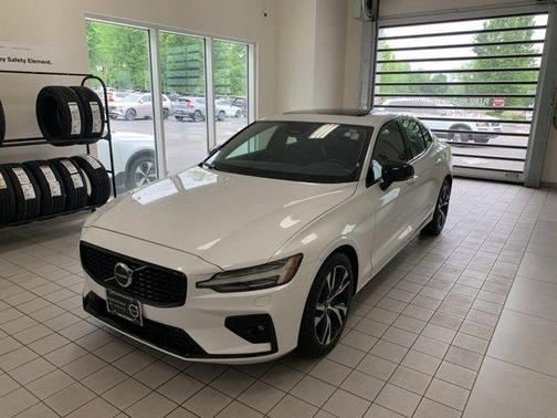2025 Volvo S60 B5 Core