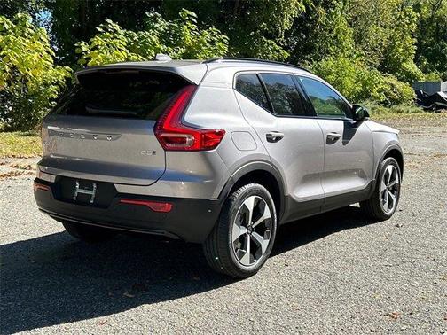 2026 Volvo XC40 B5 Plus