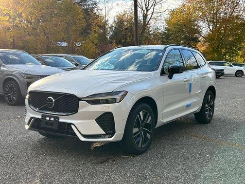 2026 Volvo XC60 B5 Plus