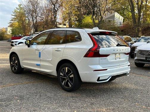 2026 Volvo XC60 B5 Plus