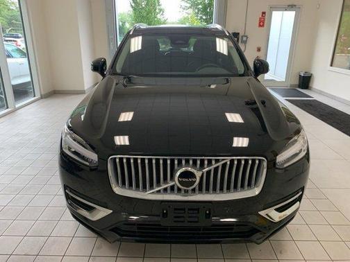 2024 Volvo XC90 B5 Core Bright Theme