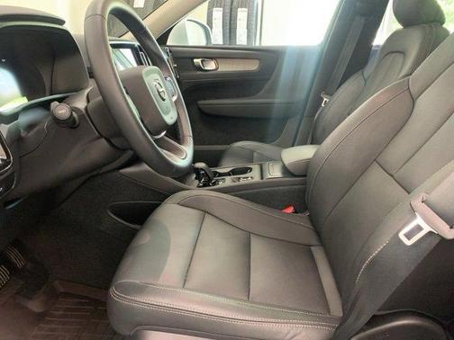 2024 Volvo XC40 B5 Core