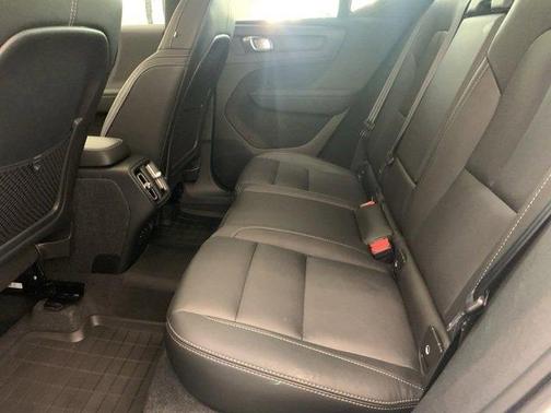 2024 Volvo XC40 B5 Core