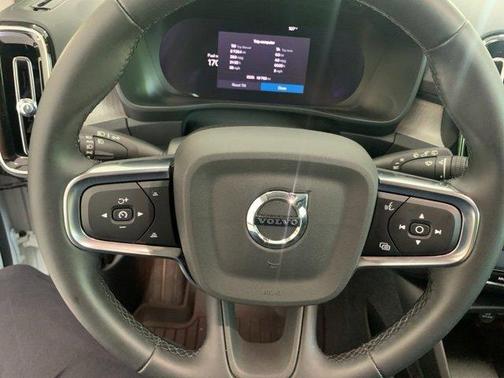 2024 Volvo XC40 B5 Core