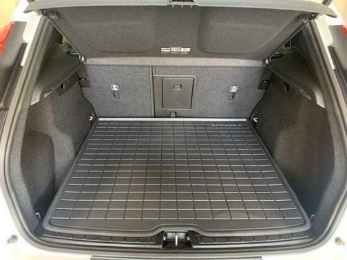 2024 Volvo XC40 B5 Core