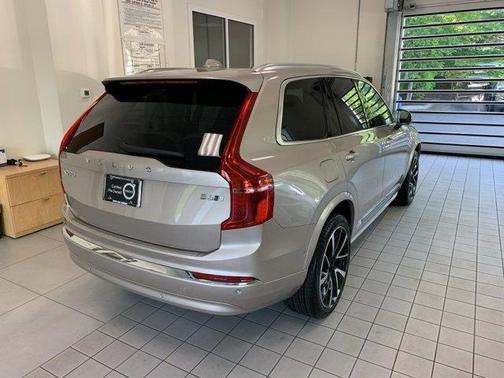 2024 Volvo XC90 B6 Plus Bright Theme 7-Seater