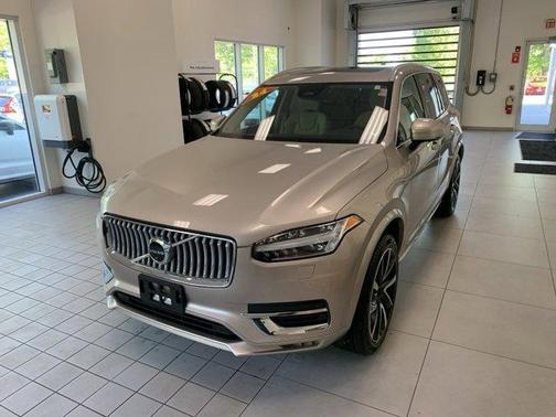 2024 Volvo XC90 B6 Plus Bright Theme 7-Seater