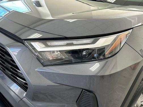 2023 Toyota RAV4 Hybrid LE