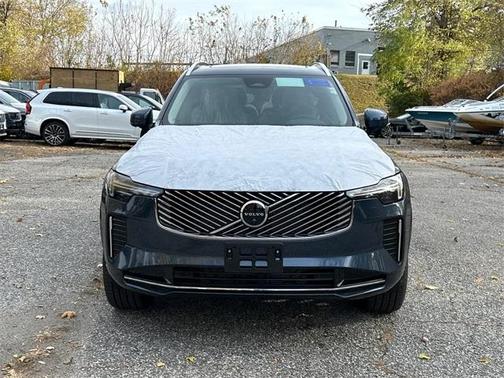2026 Volvo XC90 B6 Plus 6-Seater