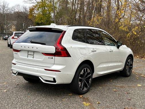2026 Volvo XC60 B5 Plus