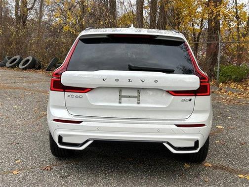 2026 Volvo XC60 B5 Plus