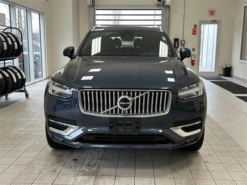 2023 Volvo XC90 B5 Plus