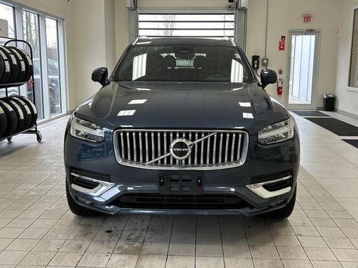 2023 Volvo XC90 B5 Plus