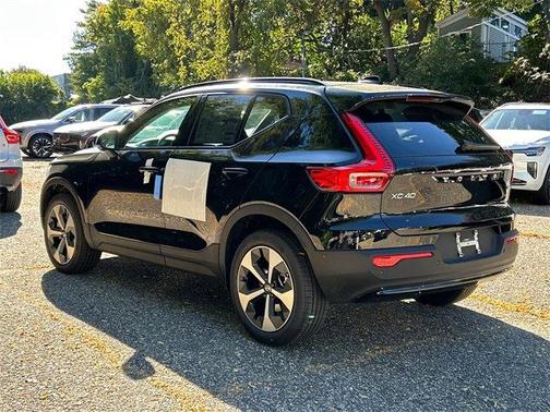 2026 Volvo XC40 B5 Plus