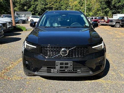 2026 Volvo XC40 B5 Plus