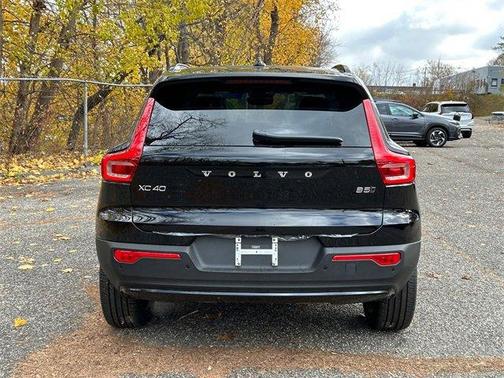 2026 Volvo XC40 B5 Plus