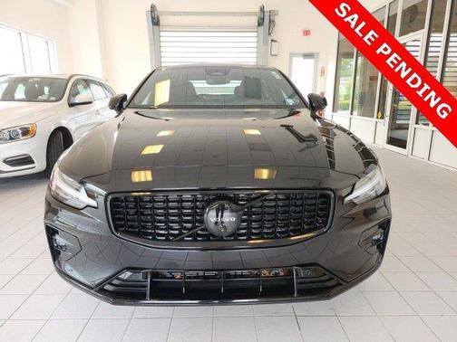 2024 Volvo S60 B5 Plus Black Edition