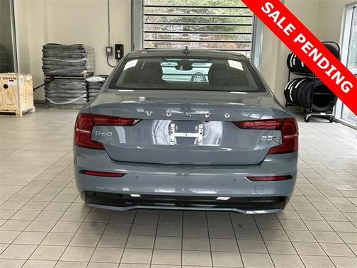 2024 Volvo S60 B5 Plus Dark Theme