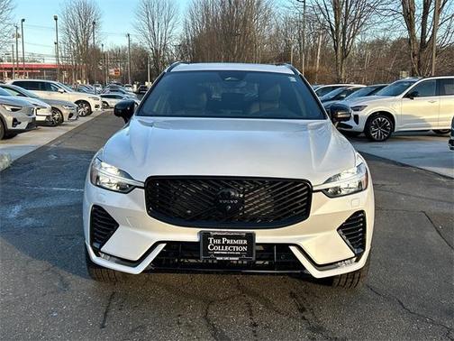 2026 Volvo XC60 B5 Ultra Black Edition